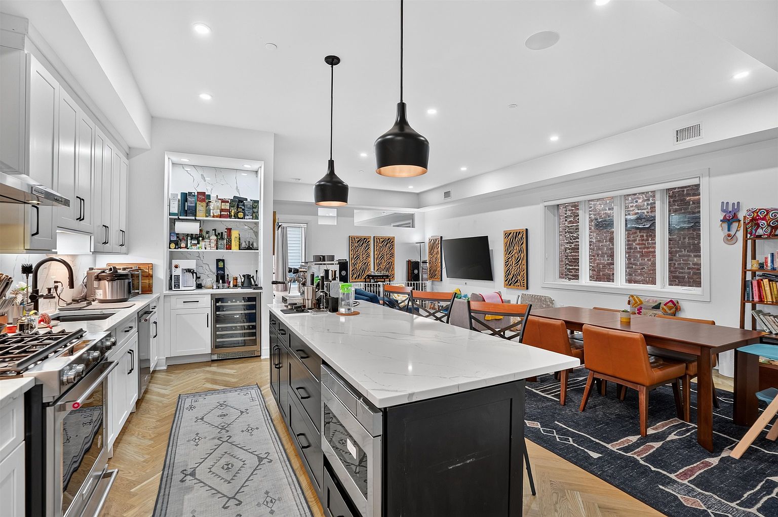 6-Burner Range & Wine Niche